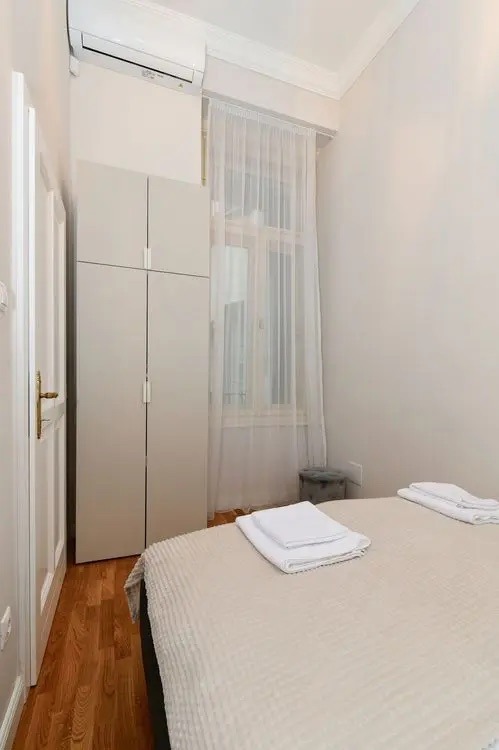 Szent Istvan krt 12 (8)