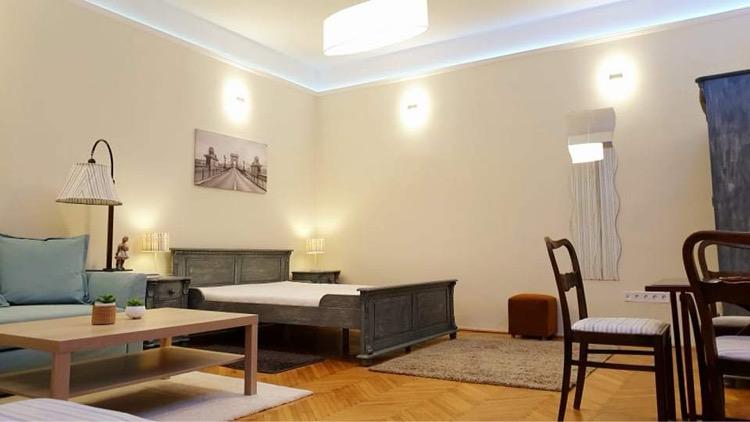 18682c6f bbef 475e b677 08a4ba9473e9