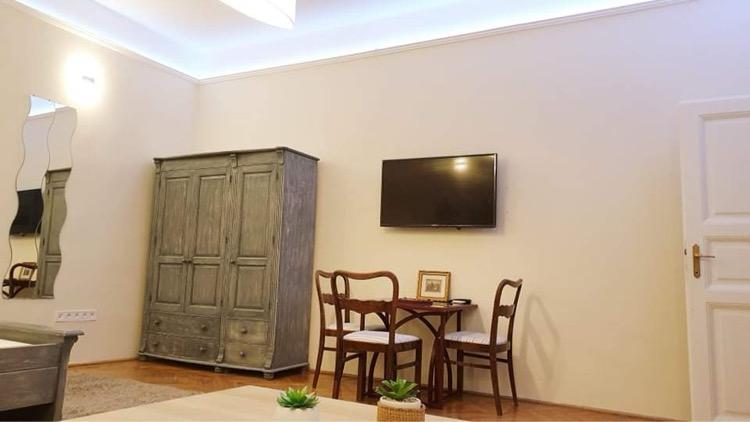 64244240 6b01 49b1 b20f fa8215e035d9