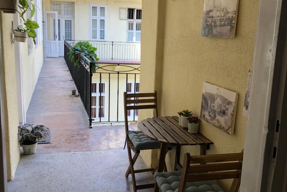 fee96d52 f050 4830 b8de 31669aa4e3cc