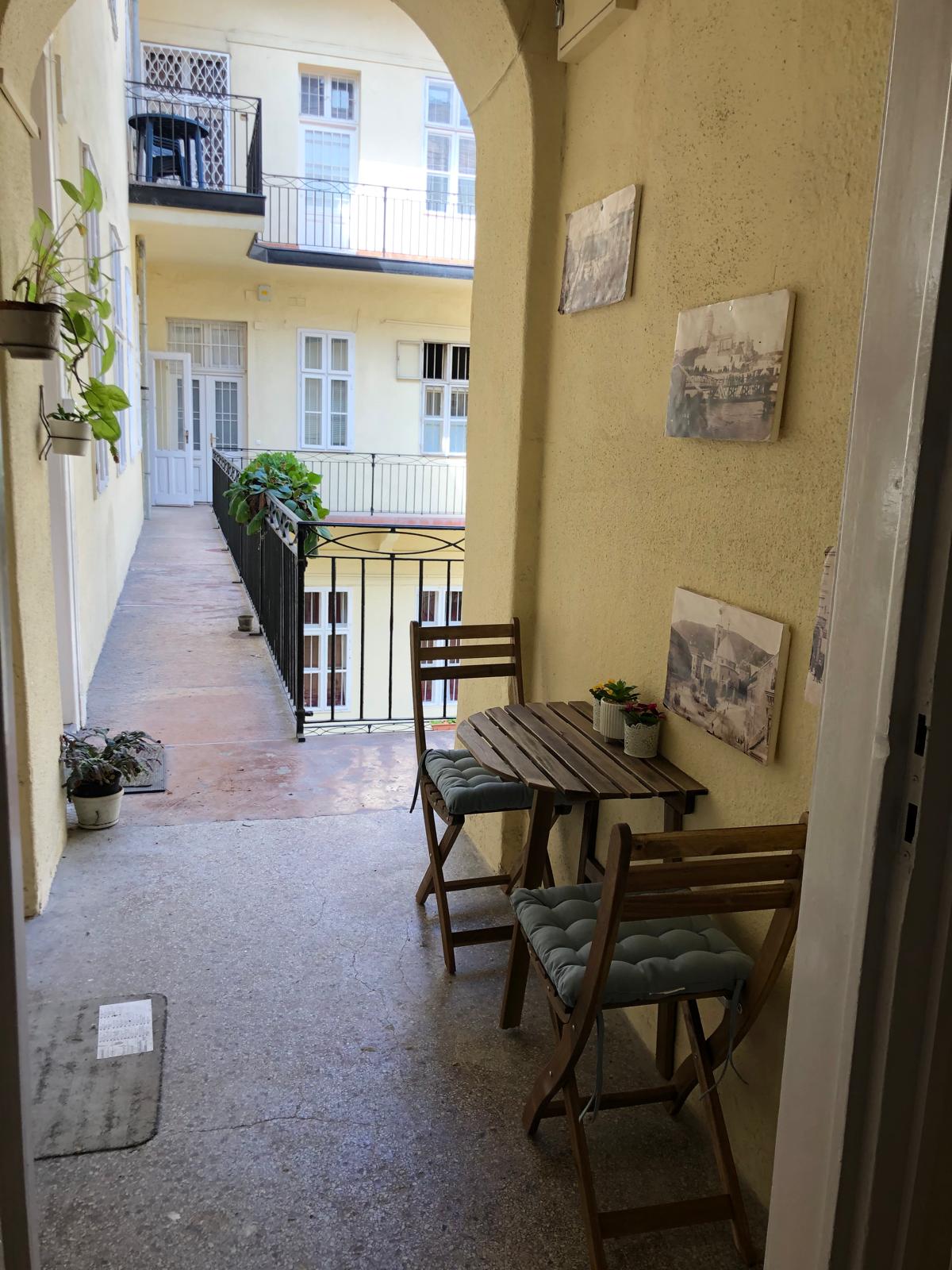 fee96d52 f050 4830 b8de 31669aa4e3cc