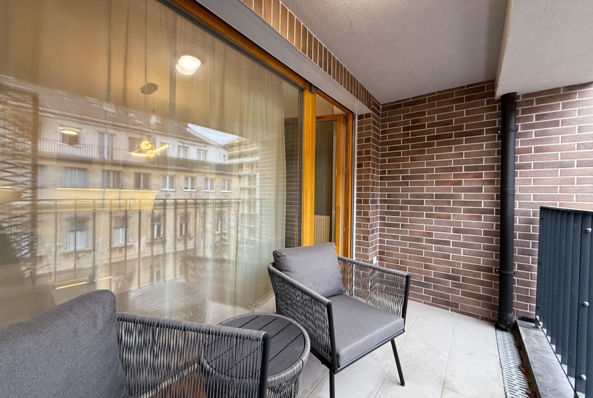 440C7EE2 2B41 4E7A AB5F AC8DEF256E86