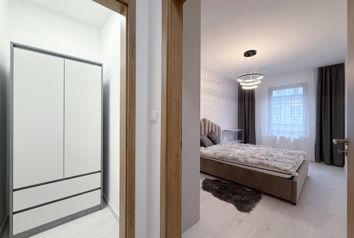 550BADB6 2EF2 473E B5F2 B518F7E7EAE5