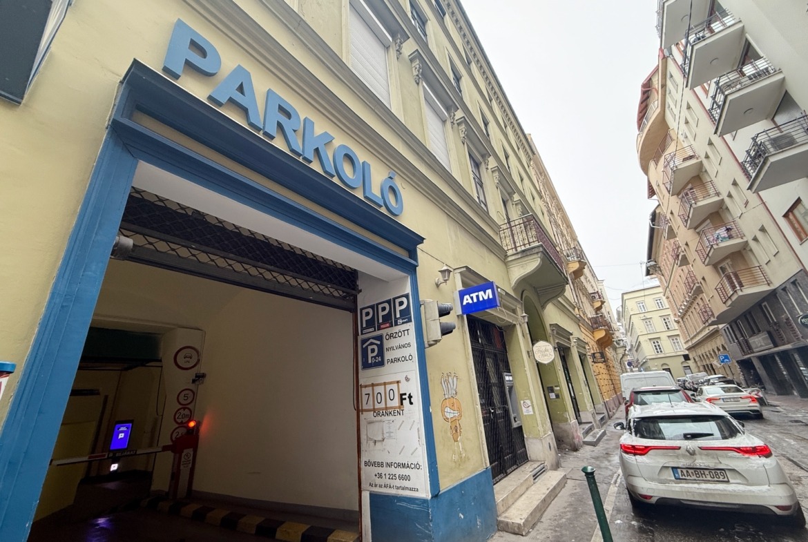 1F3A5671 3C37 4A87 817E D3541F20EAE2