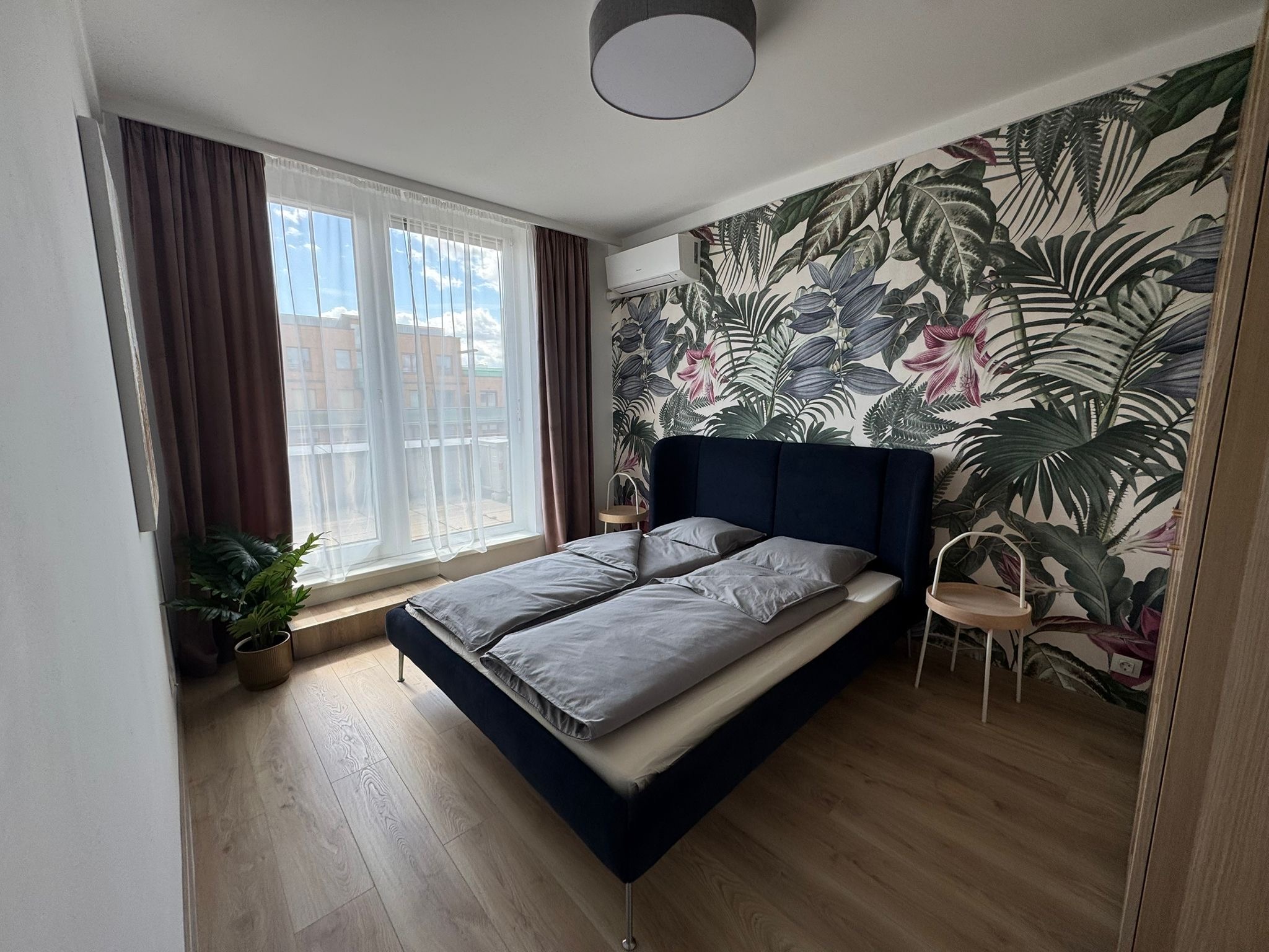 4369b1b2 2499 4833 817a 52e401eab0bc