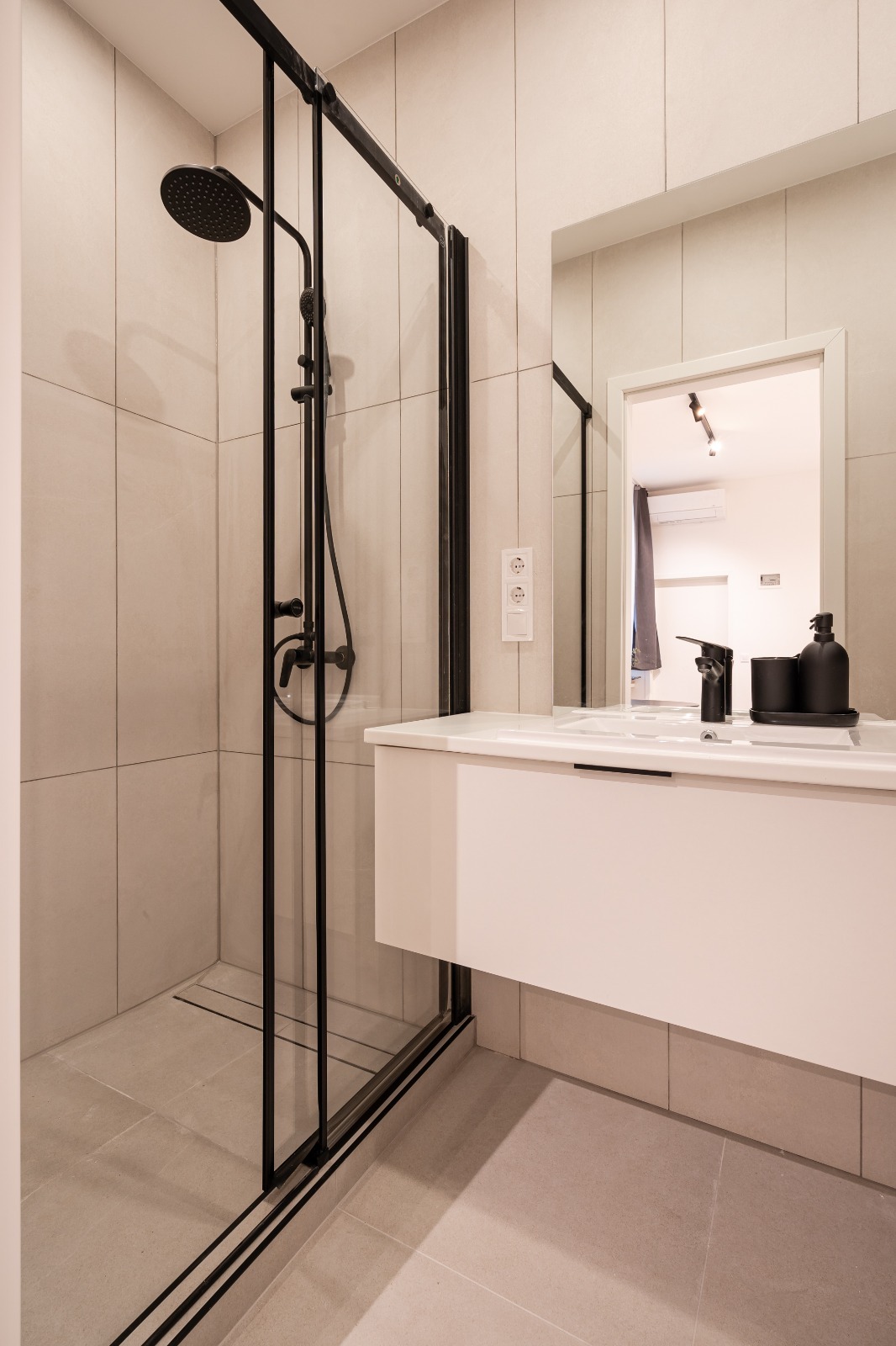 WhatsApp Image 2025 11 28 at 16.23.02 (2)