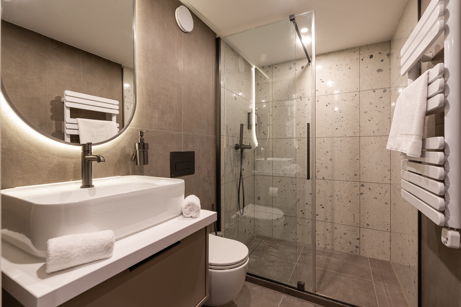 WhatsApp Image 2025 11 28 at 16.47.05 (1)