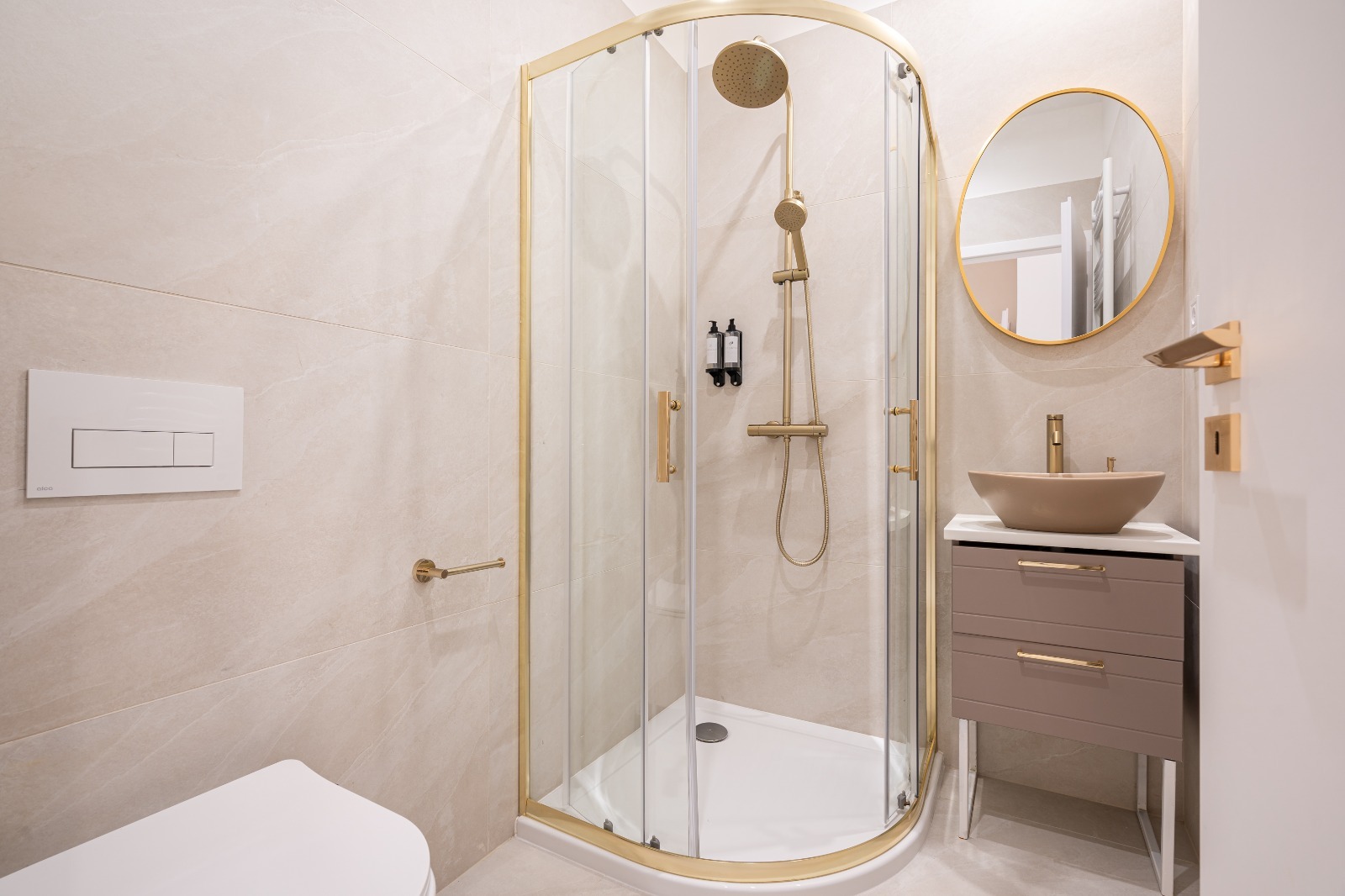 WhatsApp Image 2025 11 28 at 16.48.35 (2)