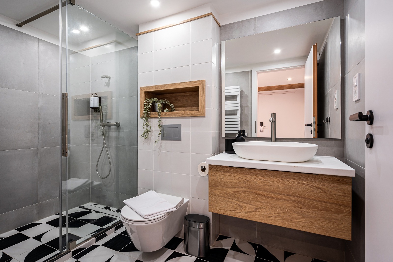 WhatsApp Image 2025 12 01 at 12.05.48