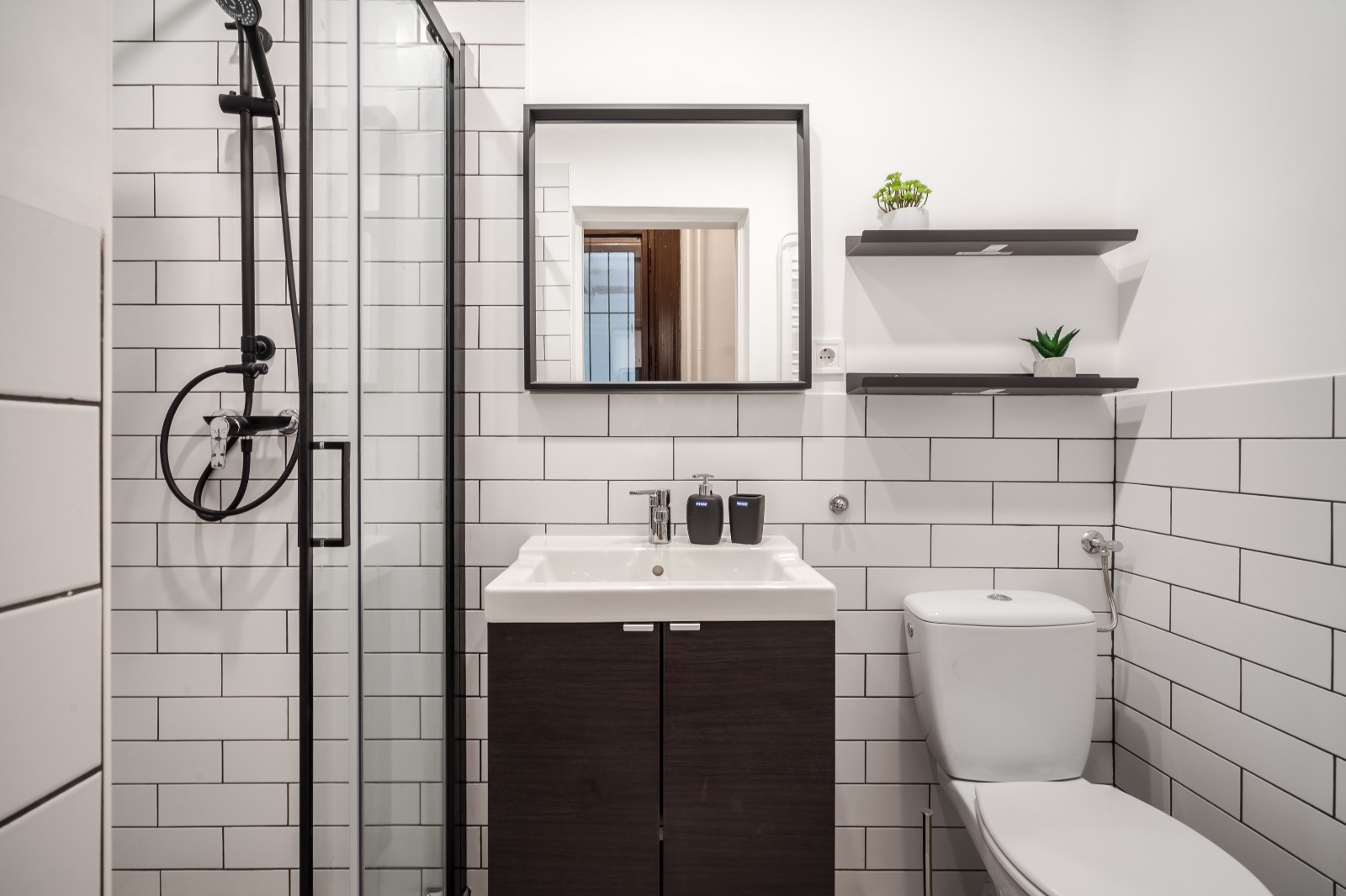 WhatsApp Image 2025 12 01 at 12.21.52