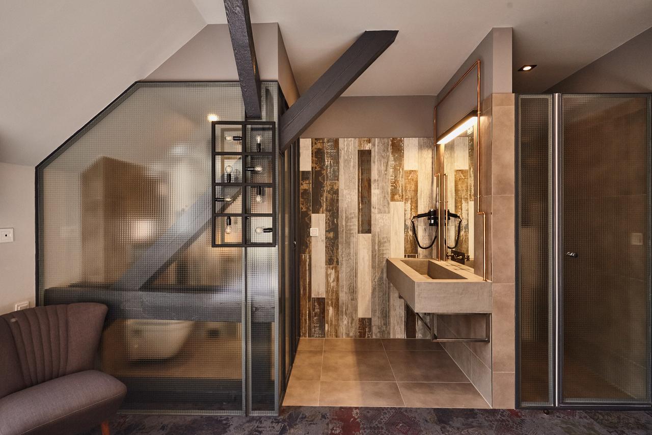 WhatsApp Image 2025 12 01 at 16.47.18 (1)