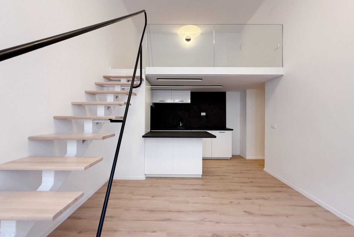 30F7C78B 838F 4B37 9927 3B5F5B3FA218