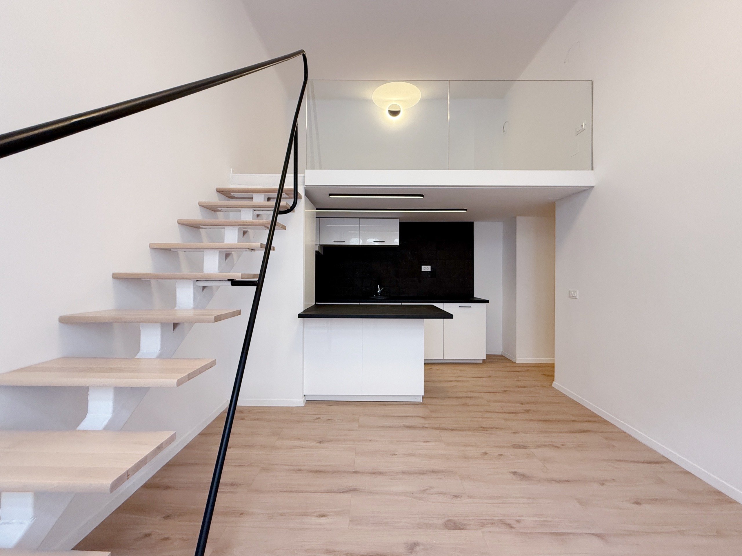 30F7C78B 838F 4B37 9927 3B5F5B3FA218