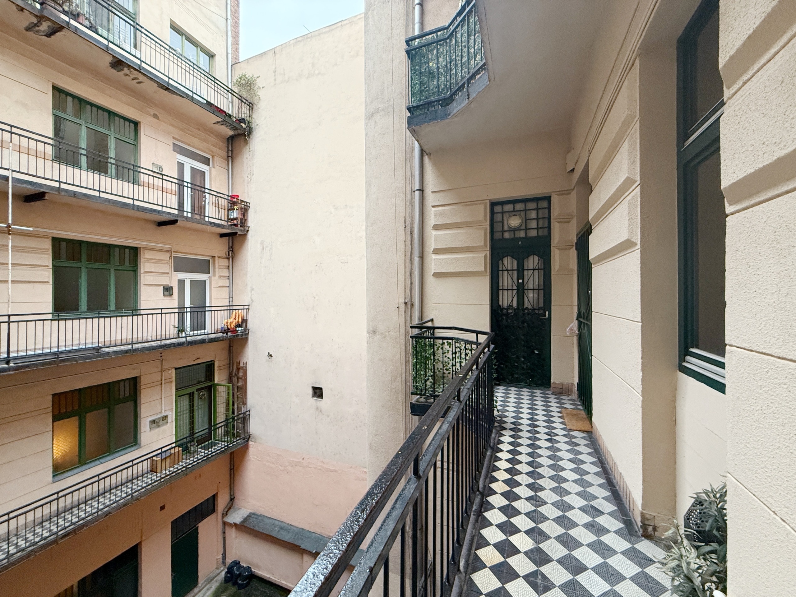 600DFEA2 7663 47B9 BD51 2B4719610B57