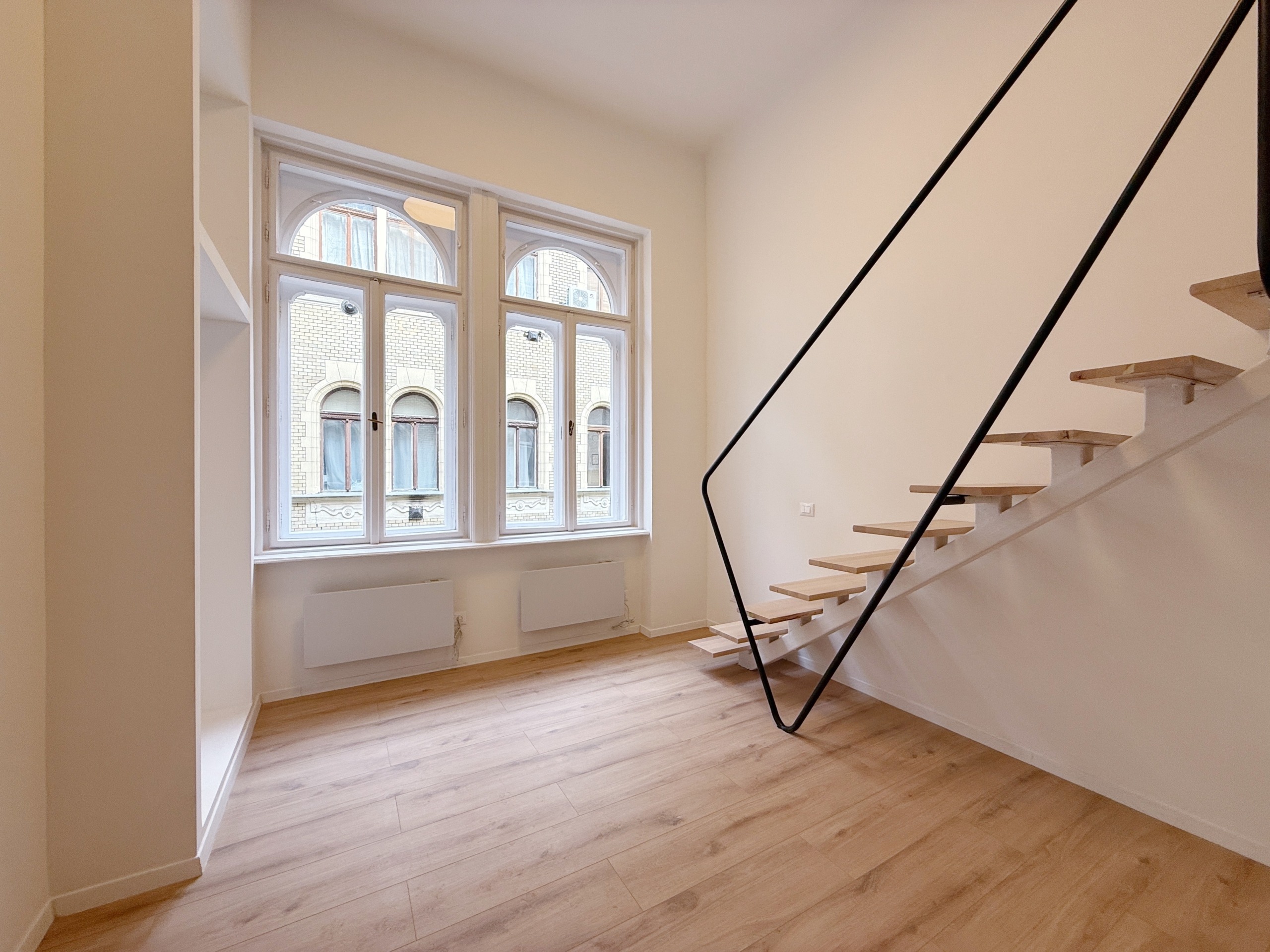 B4E55CFD B770 4187 9AC7 CA3FF741D75B