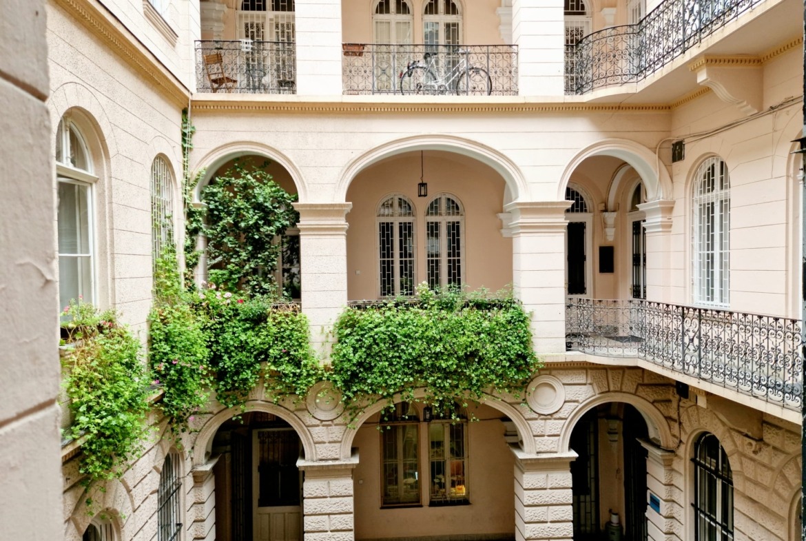 e5c27bb4 bf4b 4a06 a320 e9c542232cd9