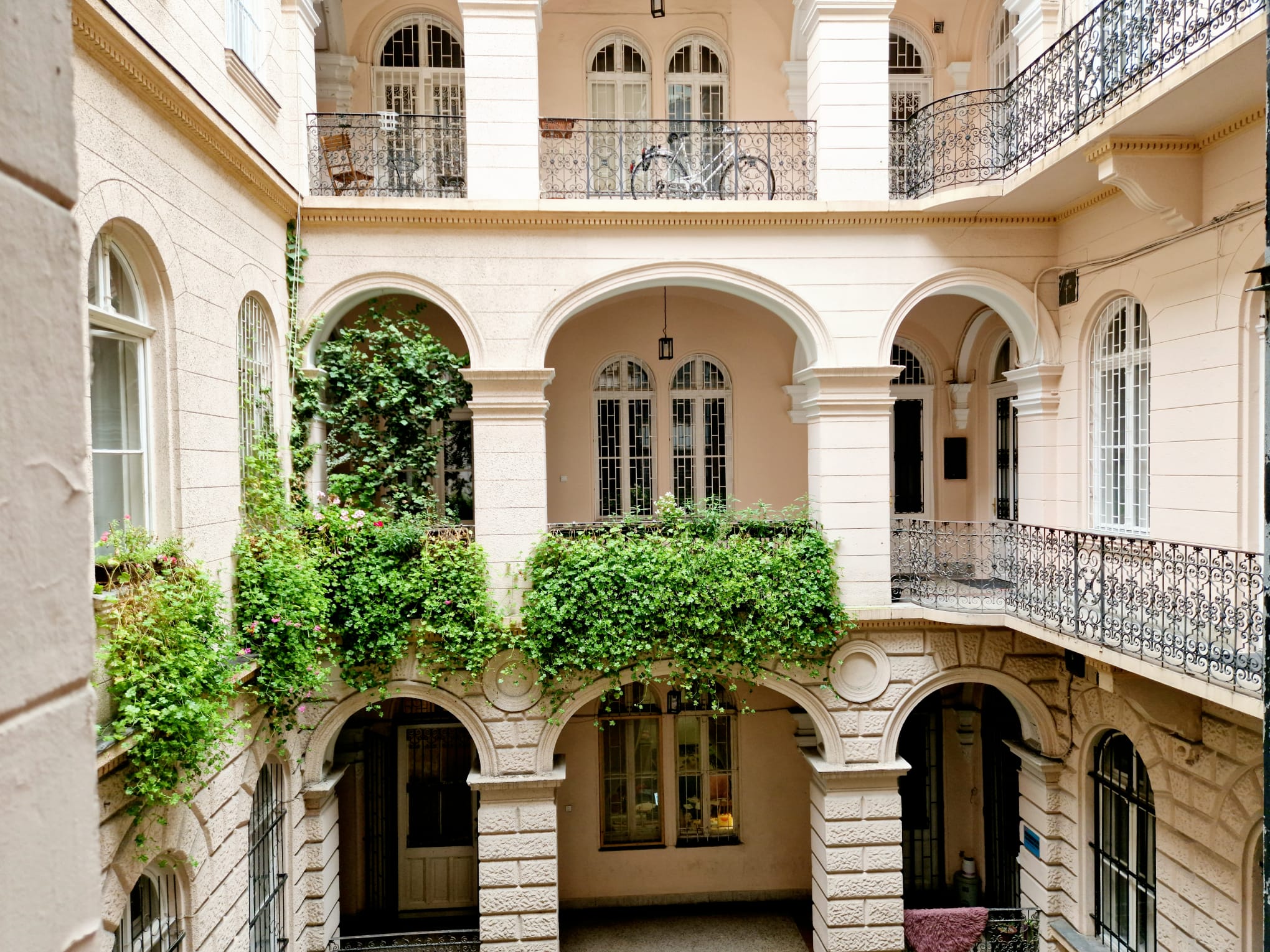 e5c27bb4 bf4b 4a06 a320 e9c542232cd9