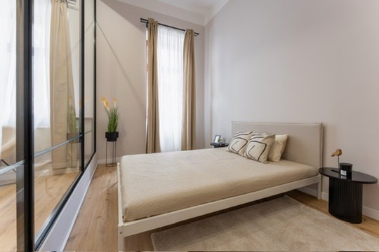 8D05529D 1435 4593 9D99 2F5B420C4872 4 5005 c