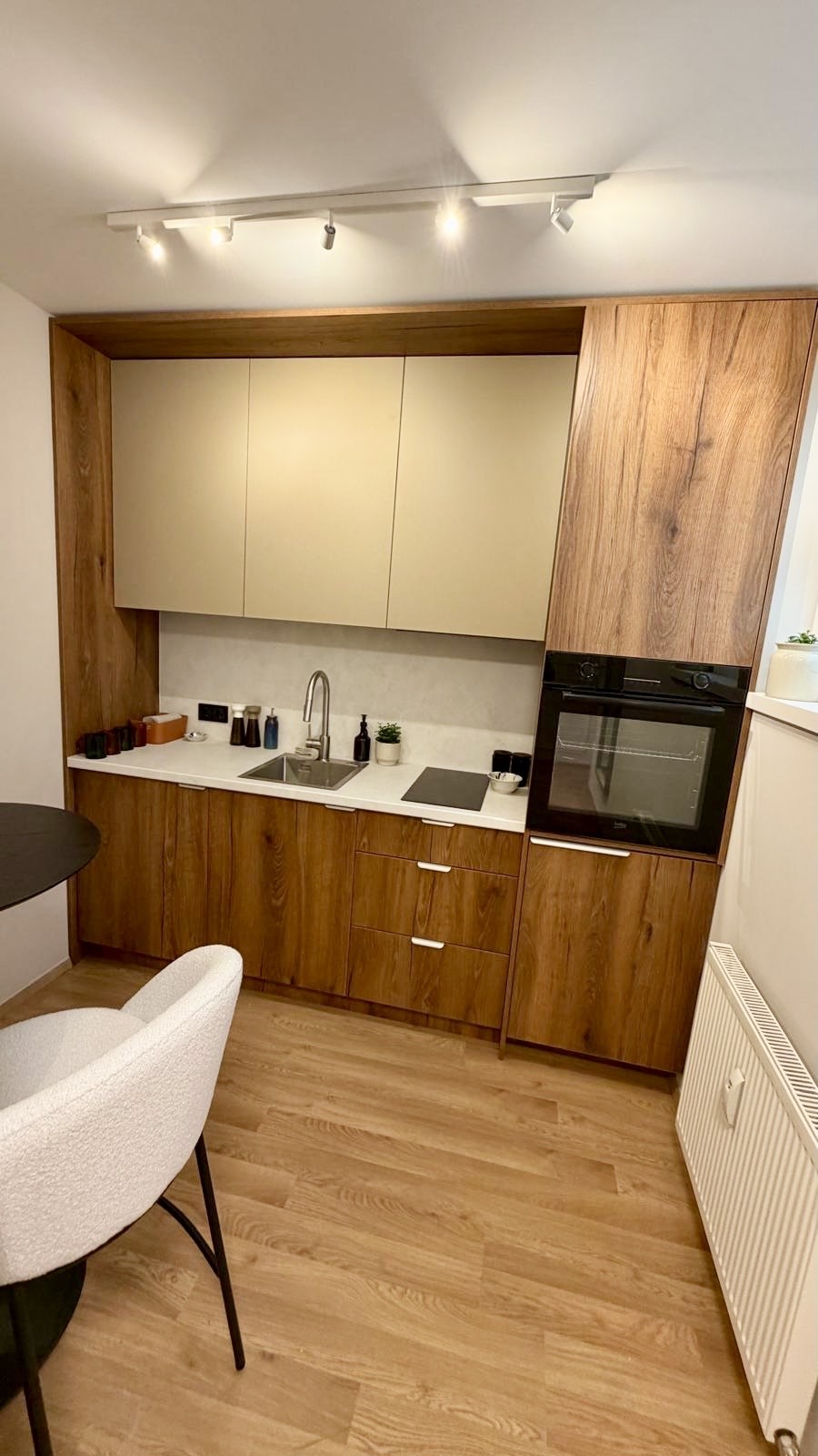 a8efa55e 54e9 4e8d 9c9f 0f4637ee000c