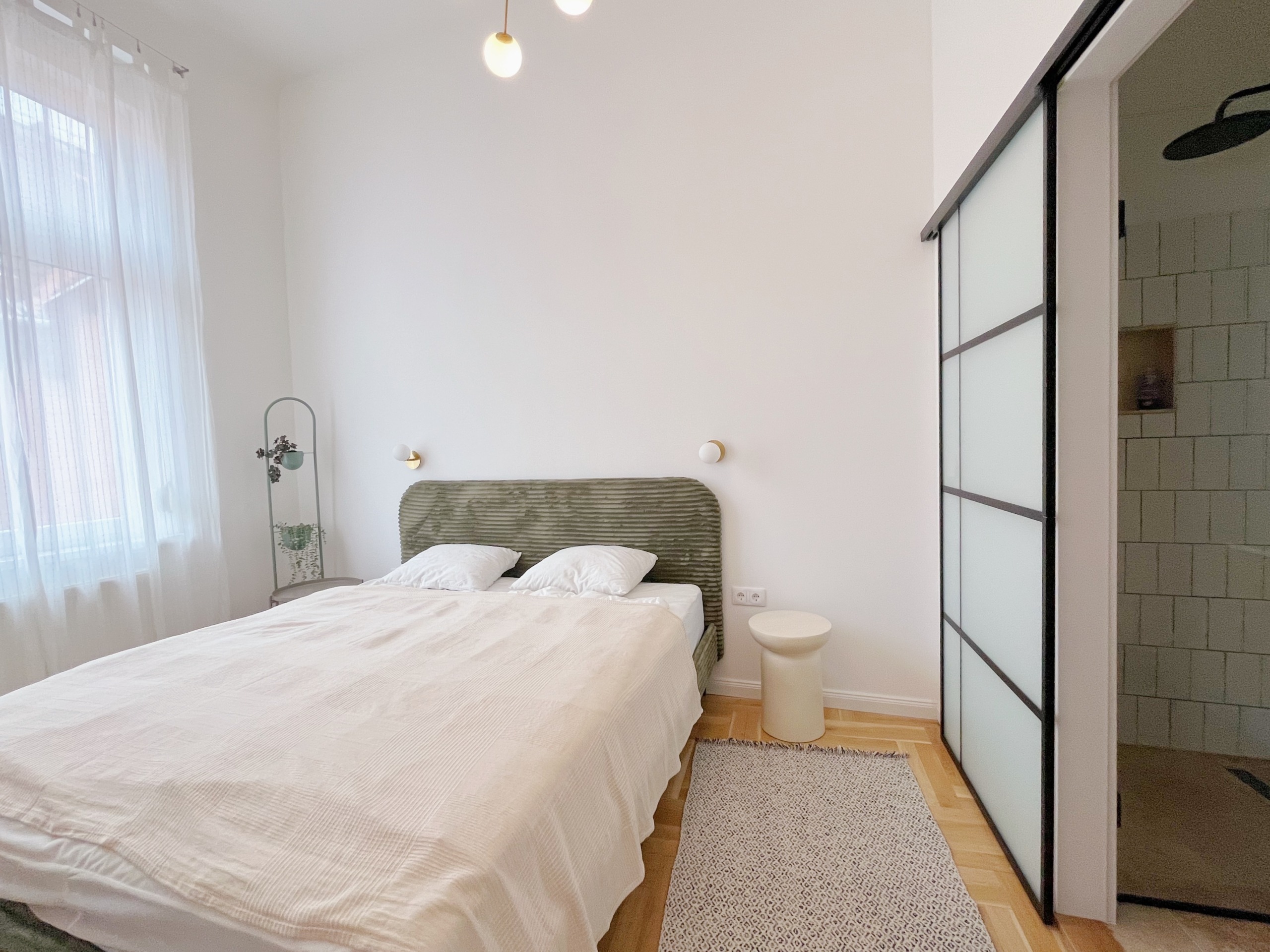 23938471 6812 40CF B2ED 44B99973640E