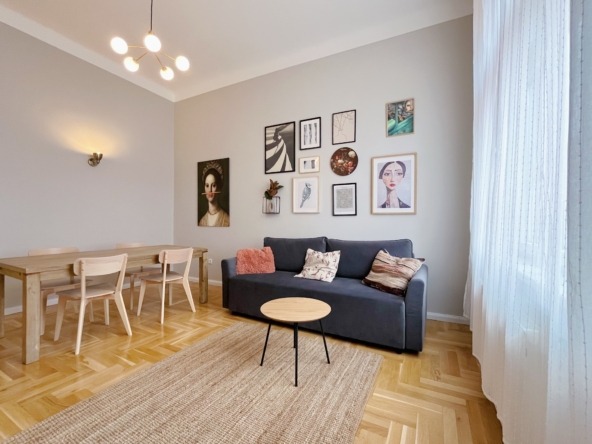 28B9D1F0 DF8A 4C49 B6D0 C63437AF87A3