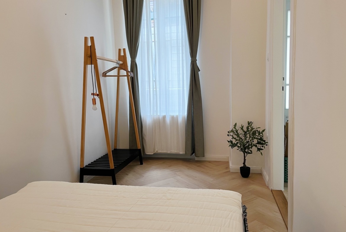 2A76E705 041D 458B 8B7B A5ABE0FBC1F9