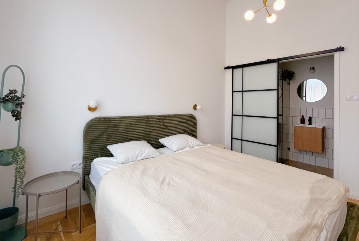 72856363 2D47 43ED 8D78 EB80535A320B