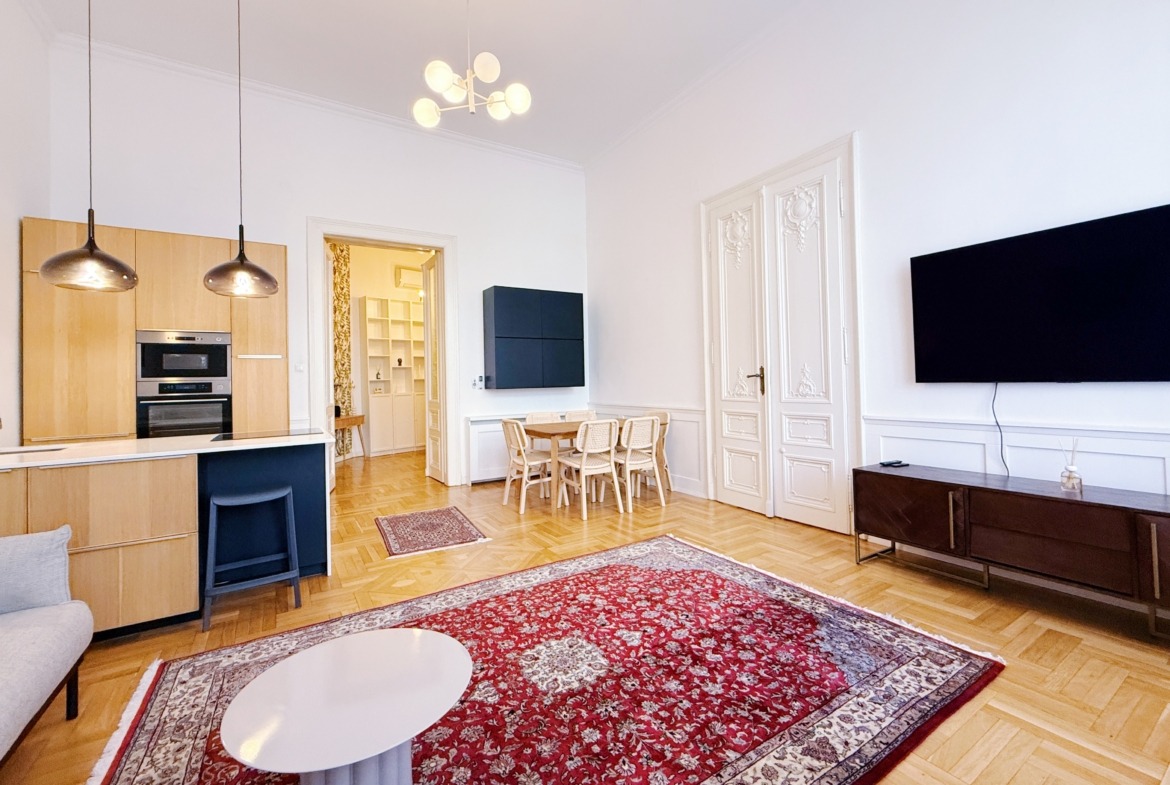 87059B2B 1B9F 4F2A 8372 5B442BEC2E3F