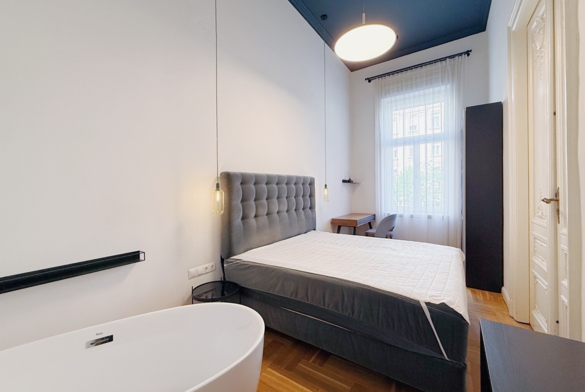 A56DFD54 227E 4997 BA7C 61568462220F