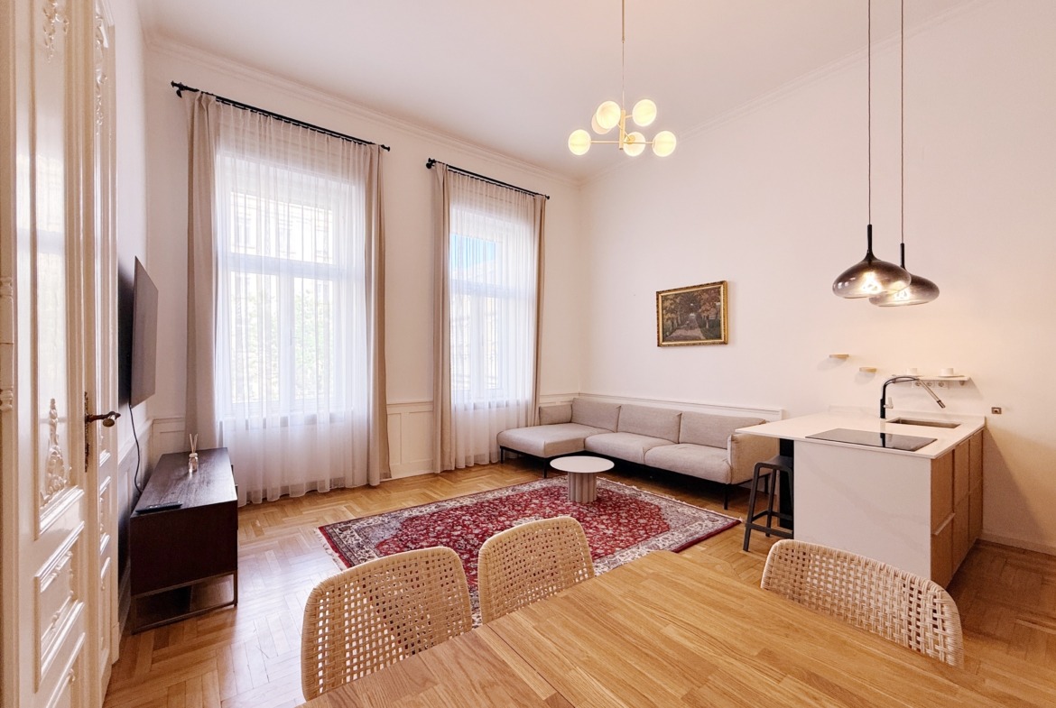 F3855FFF 67A0 4448 B53C 72755B681B56